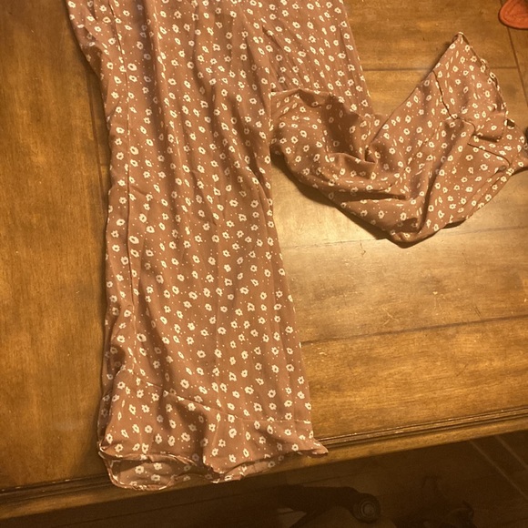 Jumpsuit  never warn smoke free home - Picture 3 of 4